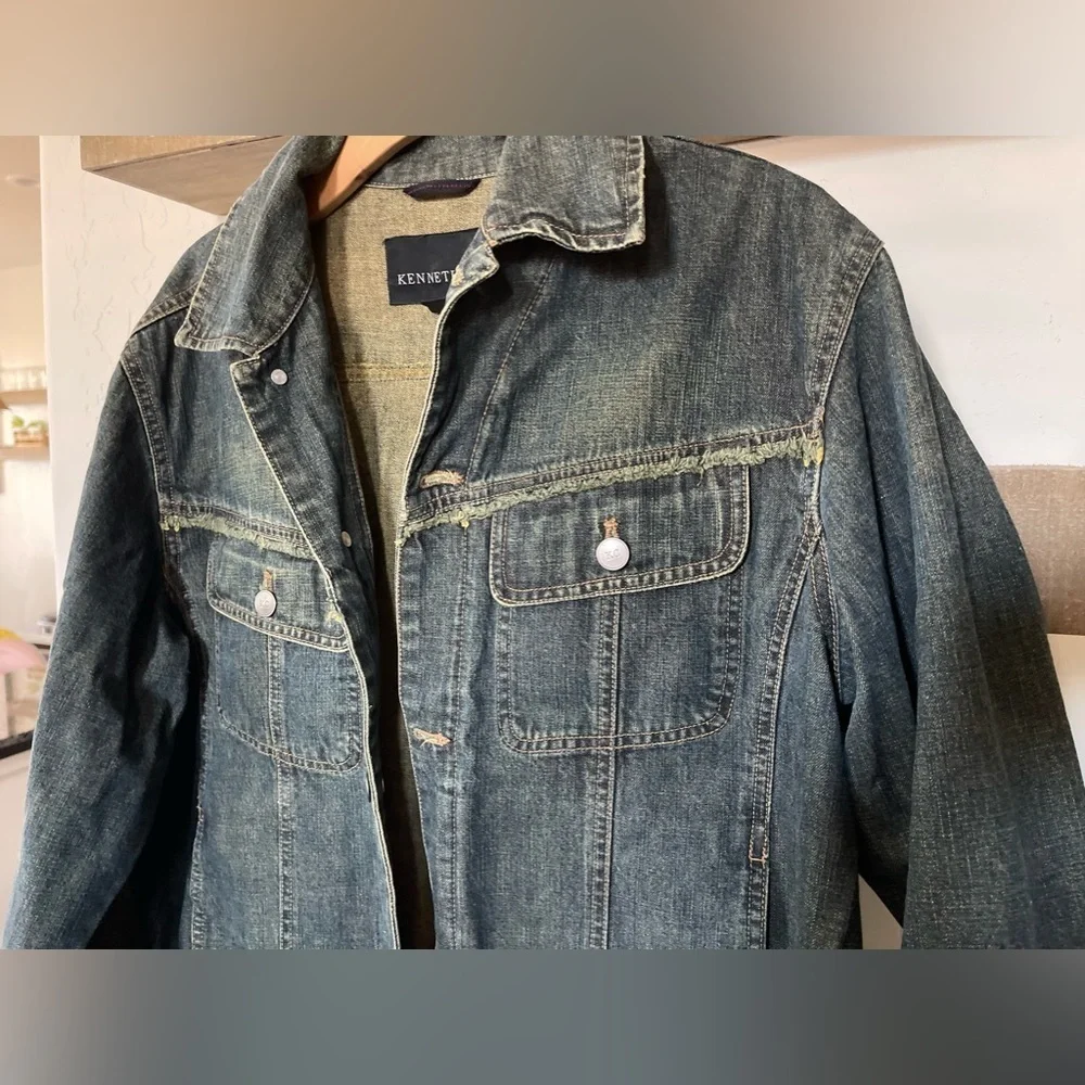 Kenneth Cole | Jean Jacket, Denim•••Frayed Detail, EXCELLENT—Medium - Picture 7 of 13